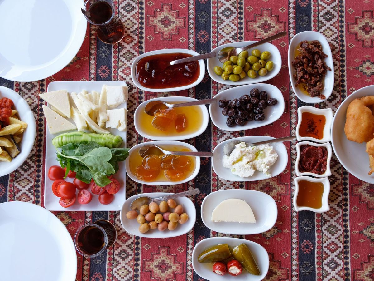 Köy kahvaltısı tabakları